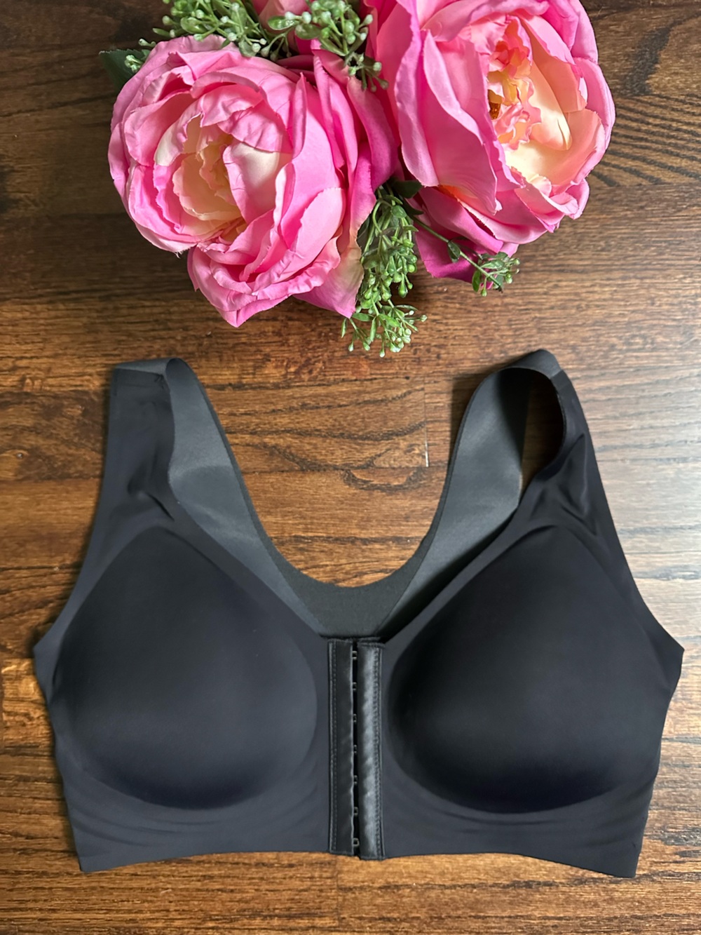 Front close jelly posture bra, size L